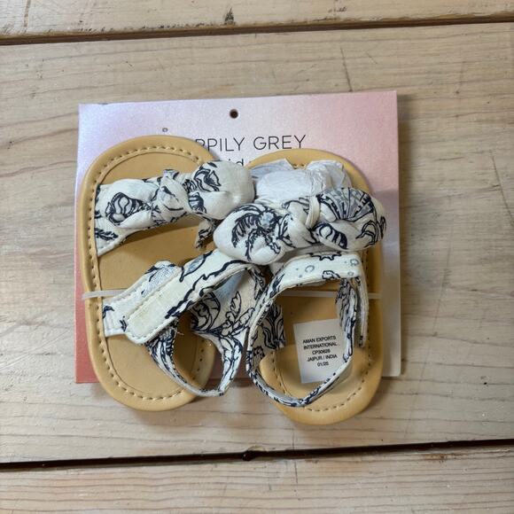 Happily Grey Kids NWT Toddler Girls' Blue Floral Sandals Size 4 - Picture 1 of 4